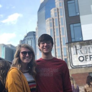 Meet your Posher, Julia